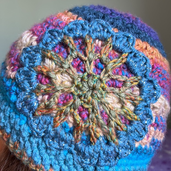 Crochet flower beanie soft mandala acrylic yarn delicate hat medium new - Picture 2 of 7